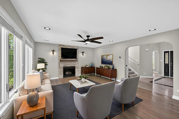 Listing Image 10