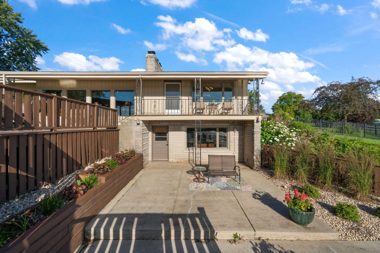 Listing Image 64