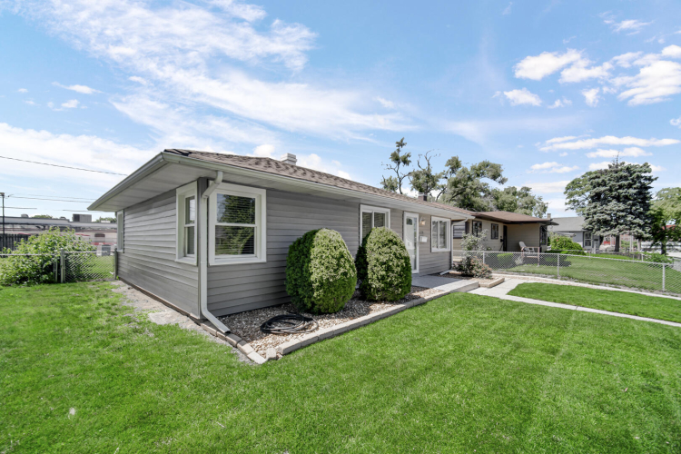 Listing Image 17
