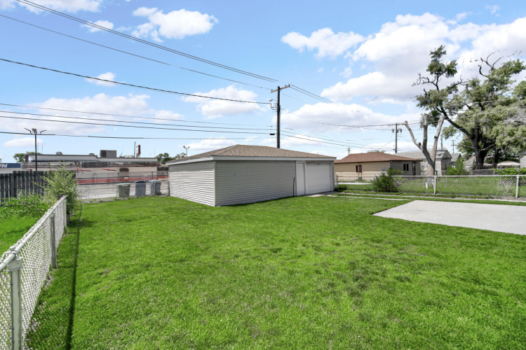 Listing Image 19