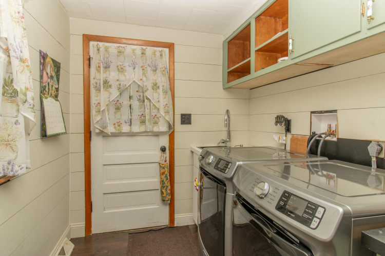 Listing Image 6