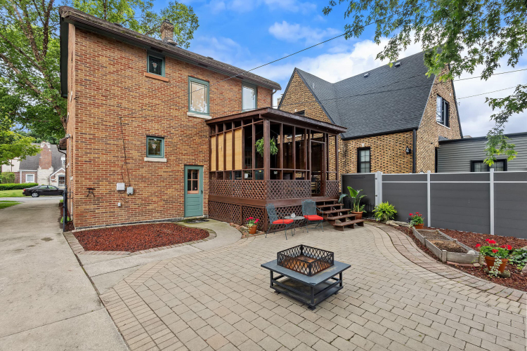 Listing Image 19