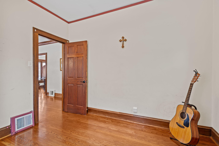 Listing Image 40