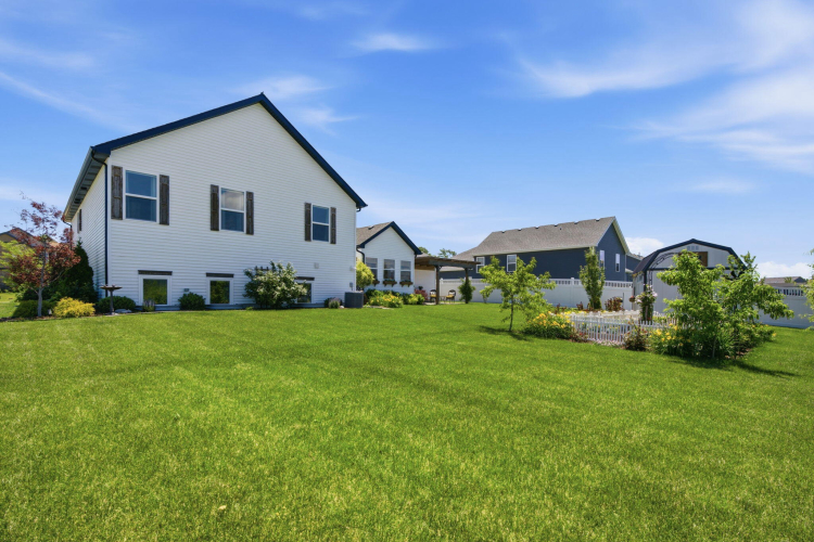 Listing Image 52