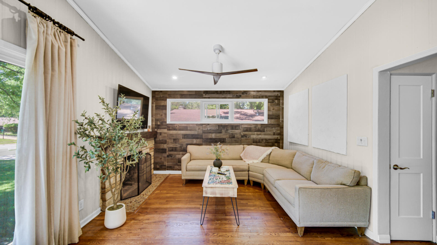 Listing Image 7