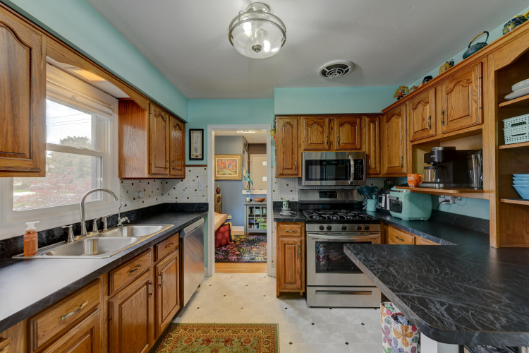 Listing Image 18