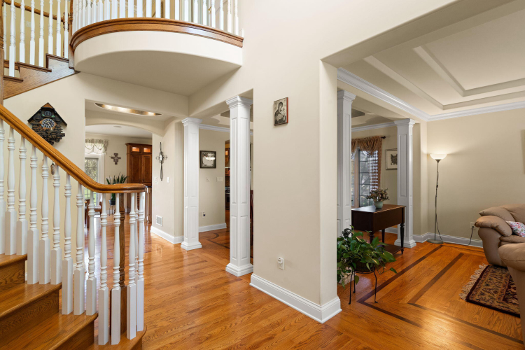 Listing Image 11