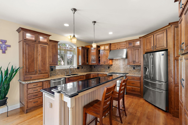 Listing Image 19