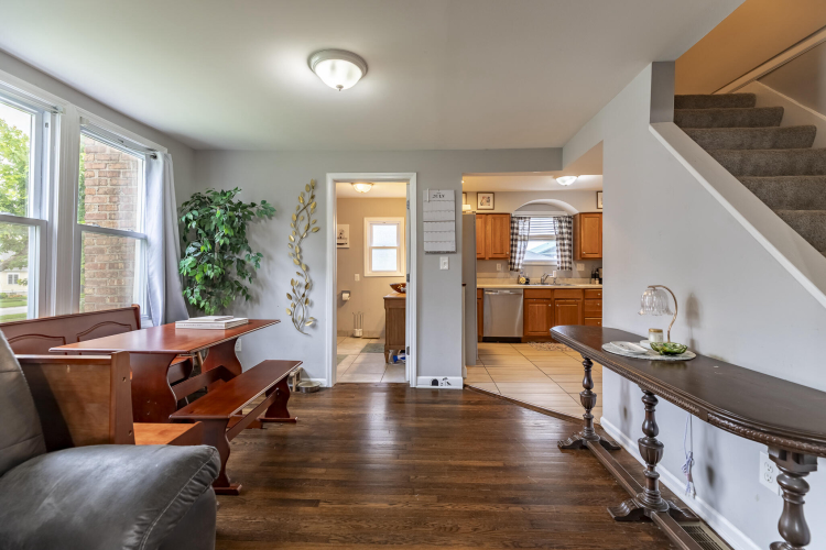 Listing Image 14