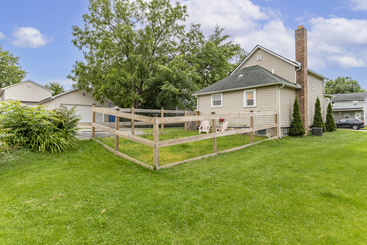 Listing Image 4