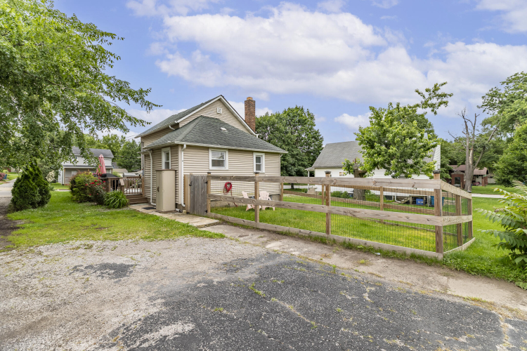 Listing Image 5