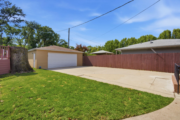 Listing Image 33