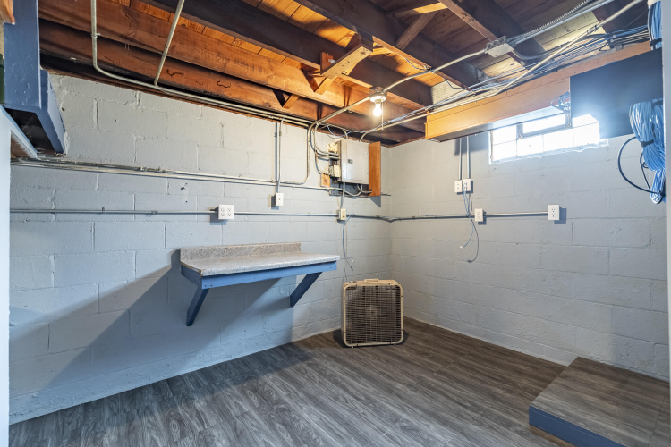Listing Image 19
