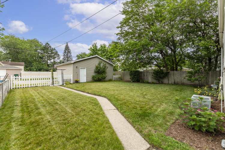 Listing Image 22