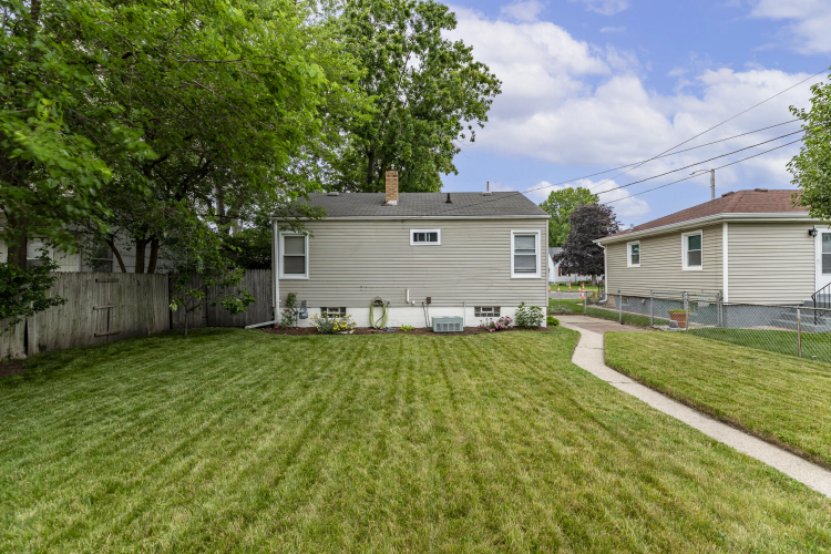 Listing Image 24