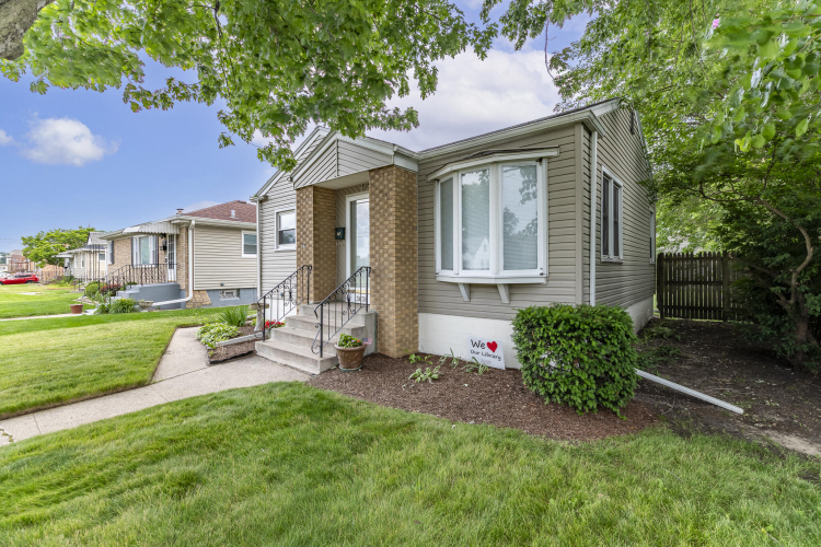 Listing Image 27