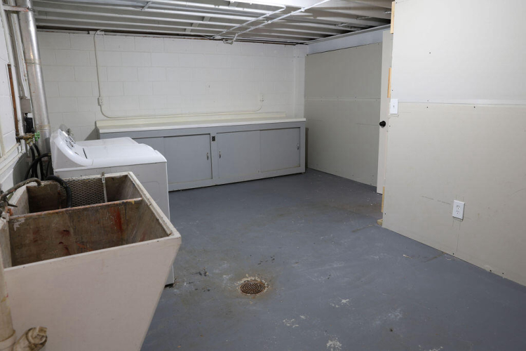 Listing Image 24