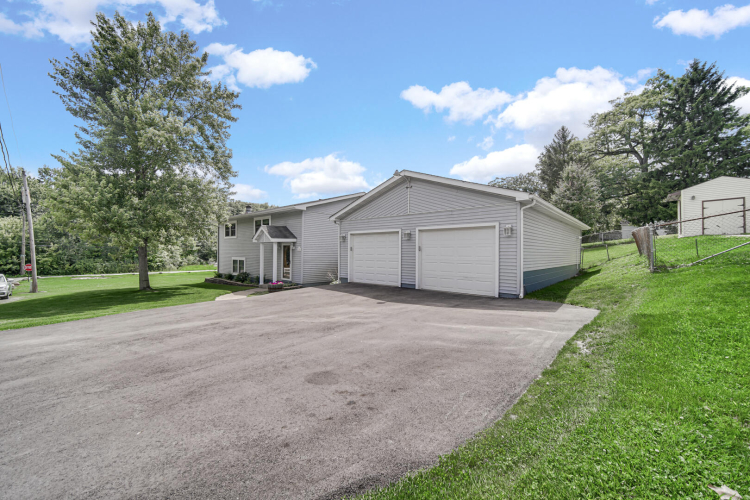 Listing Image 22