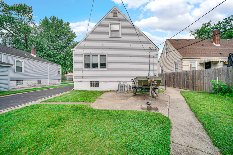 Listing Image 20