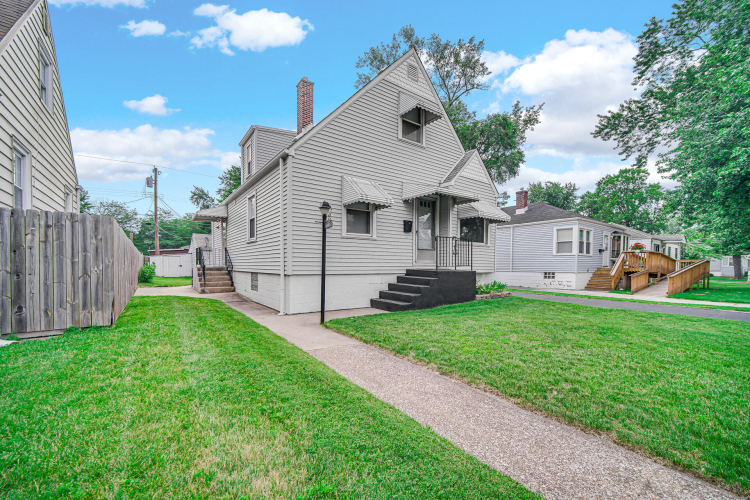 Listing Image 24