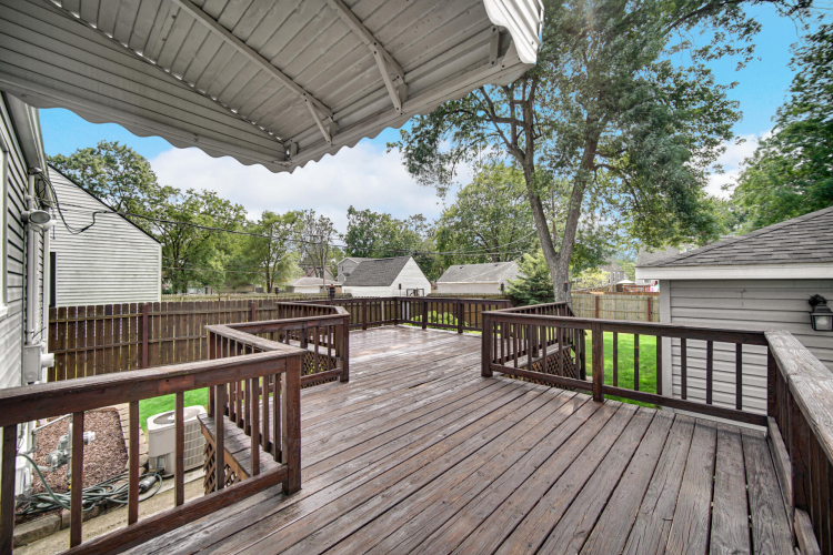 Listing Image 5