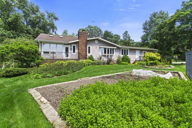 Listing Image 9