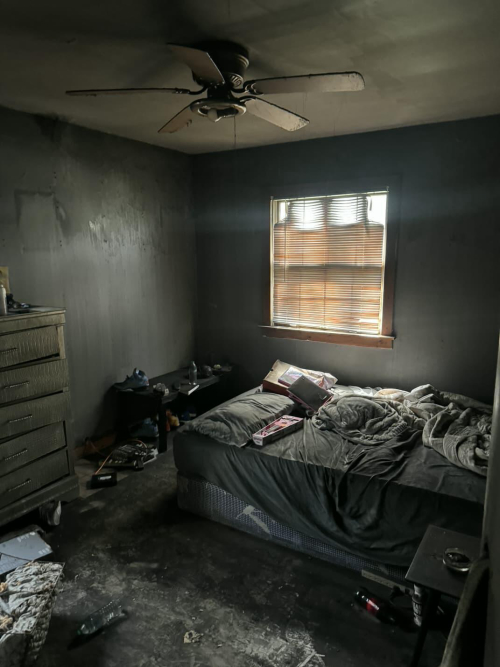 Listing Image 8