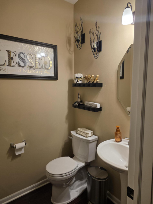 Listing Image 11