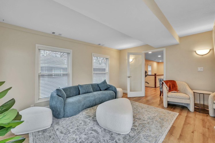 Listing Image 50
