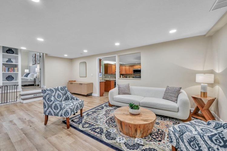 Listing Image 52