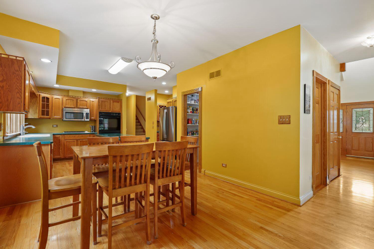 Listing Image 16