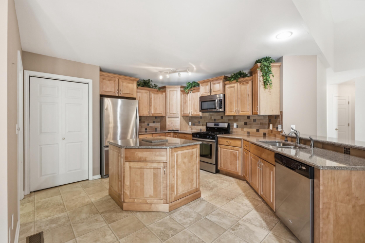 Listing Image 9