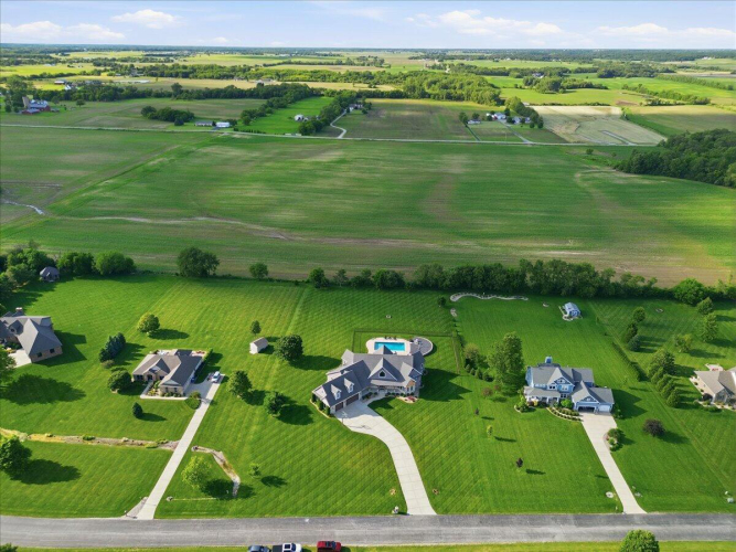 Listing Image 79