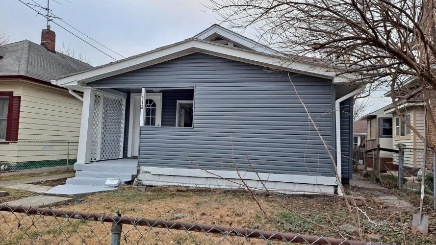 Listing Image 4