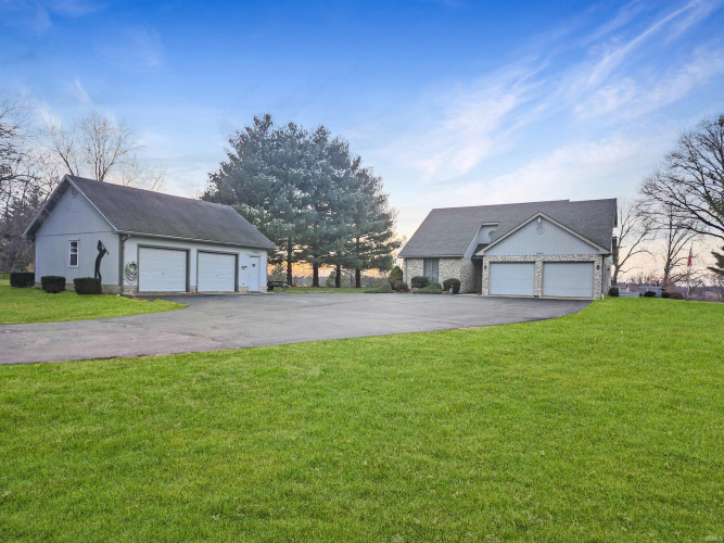 5845 N Golf Course Road Bicknell, IN 47512 | MLS 202306670