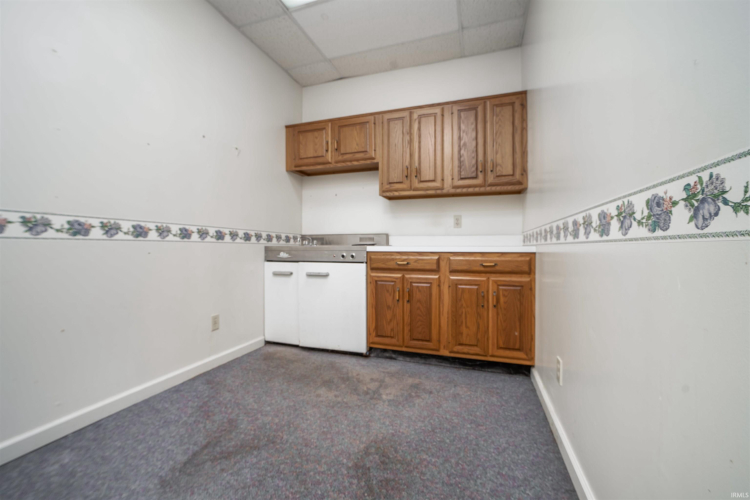 Listing Image 24