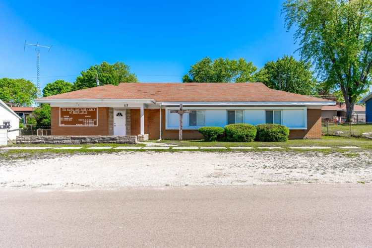 112  Veterans Way Kendallville, IN 46755-1118 | MLS 202317727