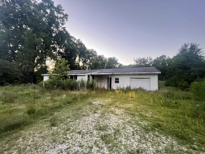 4161 W State Road 60 W Road Mitchell, IN 47446 | MLS 202329624