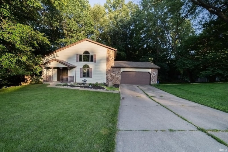 51052  Green Hill Court South Bend, IN 46628-9783 | MLS 202330133