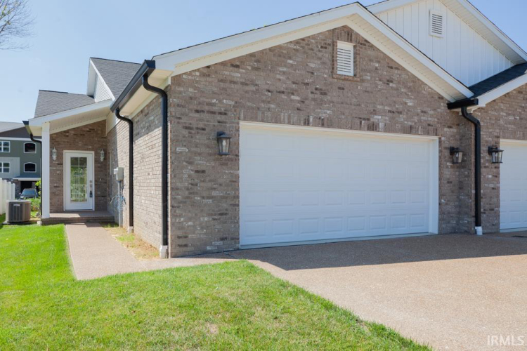 8607  Pebble Creek Drive Newburgh, IN 47630 | MLS 202330326