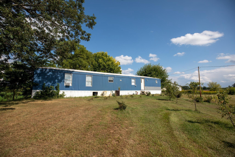 16808  State Road 331  Bourbon, IN 46504-9554 | MLS 202333430