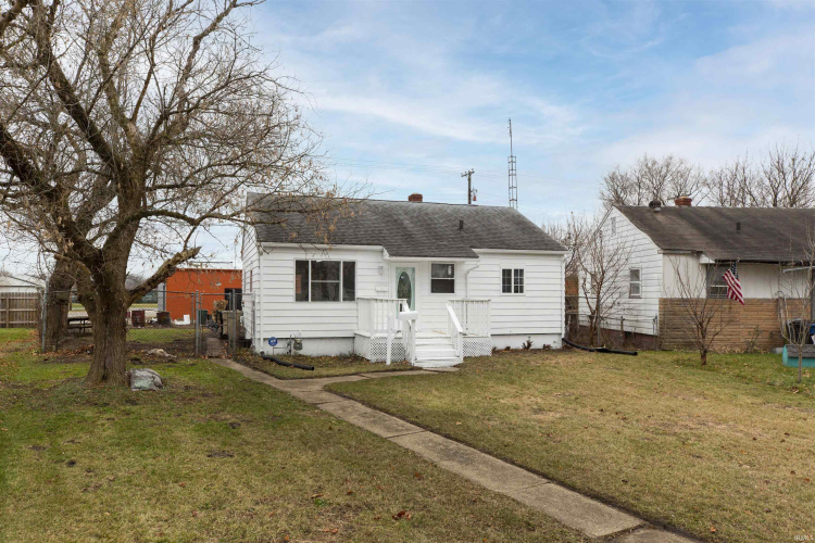 3206  Revere Place South Bend, IN 46619-3064 | MLS 202344517