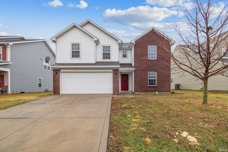 11748  Fawn Crest Drive Indianapolis, IN 46235-6143 | MLS 202402818
