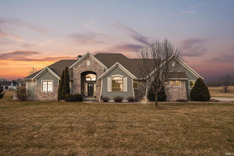 11318  Fishers Pond  Middlebury, IN 46540 | MLS 202405617