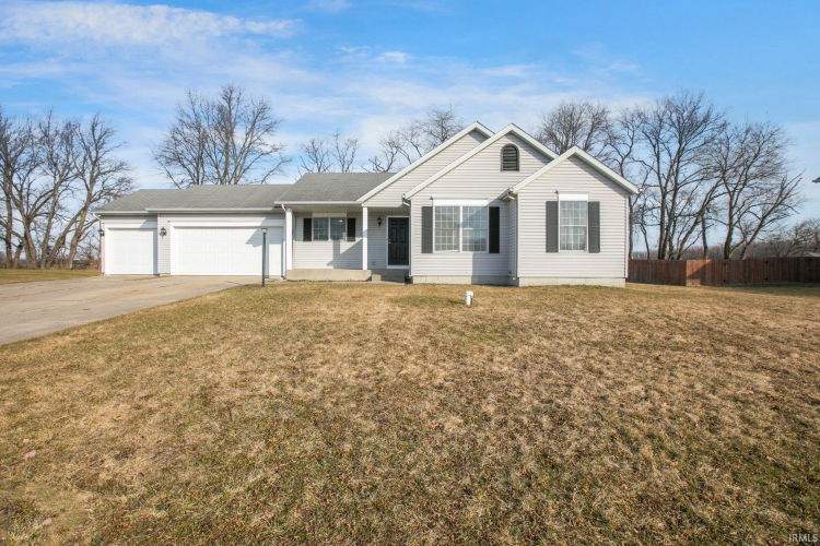 23123  Amber Valley Drive South Bend, IN 46628-4097 | MLS 202405855