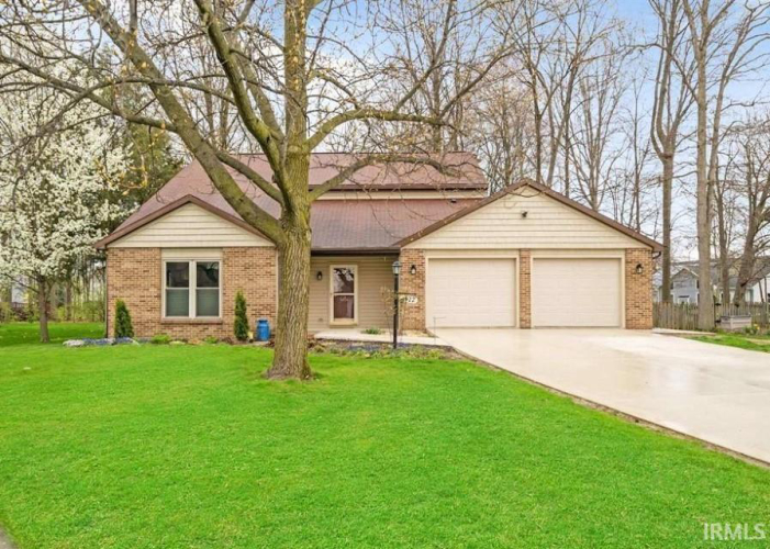 3922  Scarborough Drive New Haven, IN 46774 | MLS 202407832