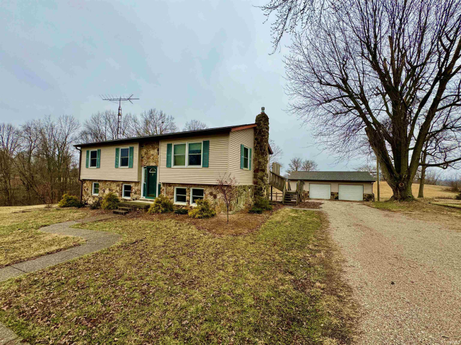 716 S Country Estates Lane Bloomfield, IN 47424 | MLS 202408639