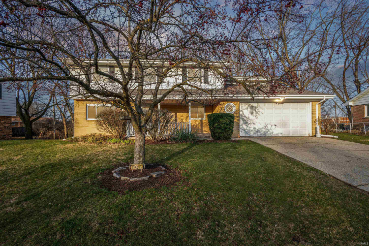 1325  Brentwood Court South Bend, IN 46628 | MLS 202409255