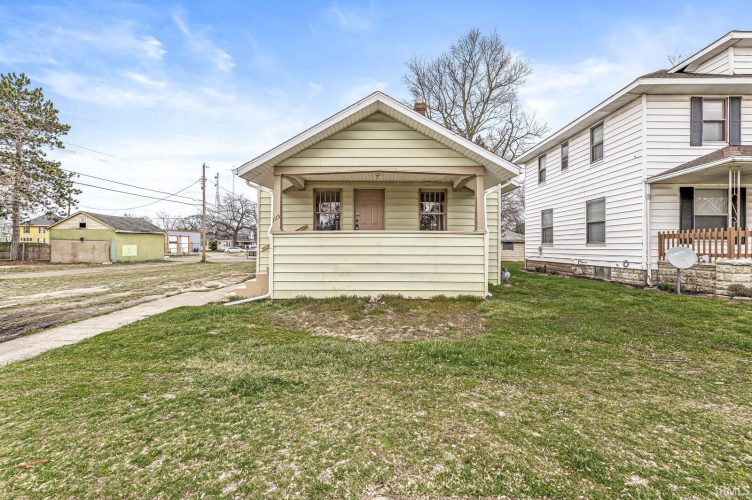1115 E Indiana Avenue South Bend, IN 46613 | MLS 202409327