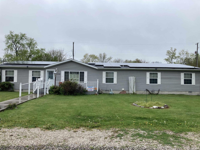 329 W Division Street Oakland City, IN 47660 | MLS 202411949